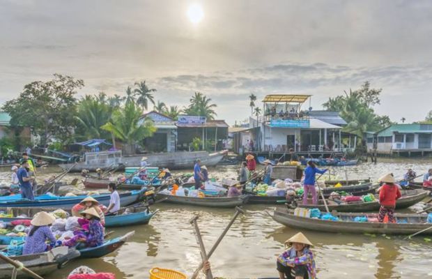 Ca Mau Floating Market